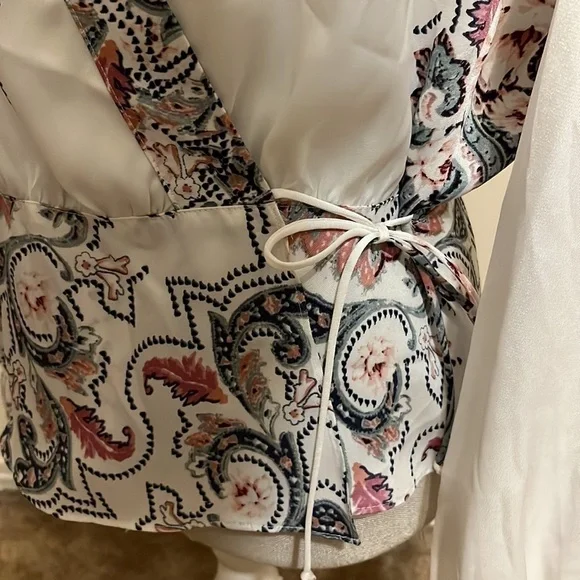 Inc faux wrap blouse. Blue paisley and floral , sz large - Picture 4 of 12
